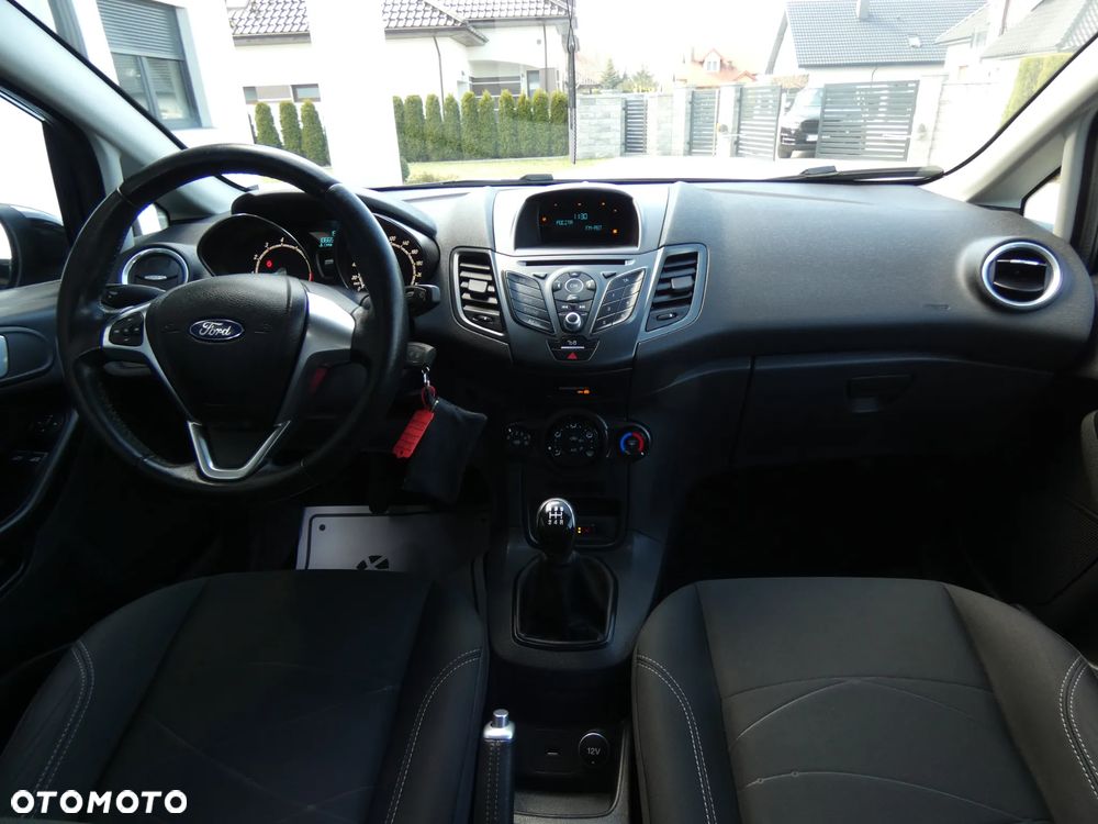 Ford Fiesta 1.25 Champions Edition - 26