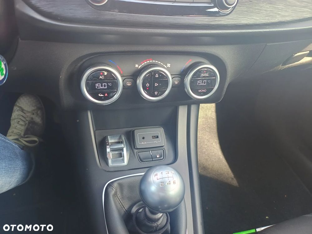Alfa Romeo Giulietta 1.4 TB 16V - 11