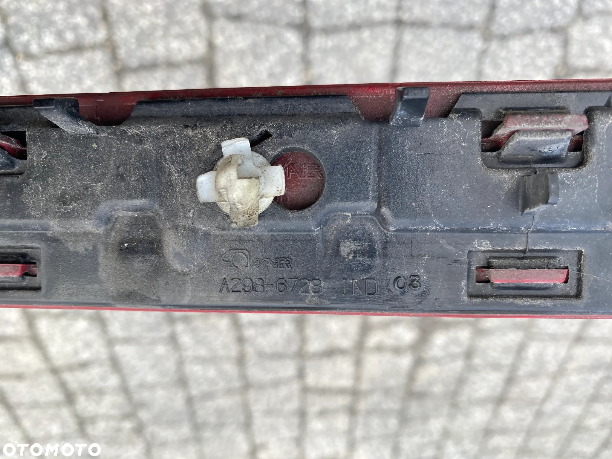 LISTWA OSŁONA SZYNY TYŁ PRAWA PEUGEOT RIFTER 98186878 KJF - 7