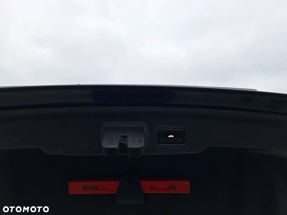 Audi A8 4.2 FSI L Quattro - 10