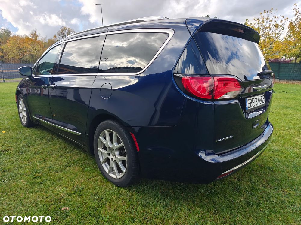 Chrysler Pacifica 2018 photo 3