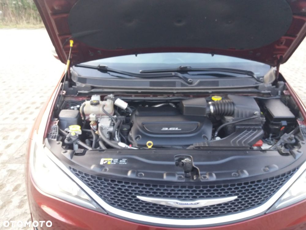 Chrysler Pacifica - 20