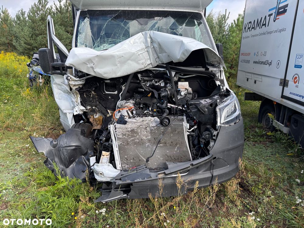 Mercedes-Benz Sprinter - 2