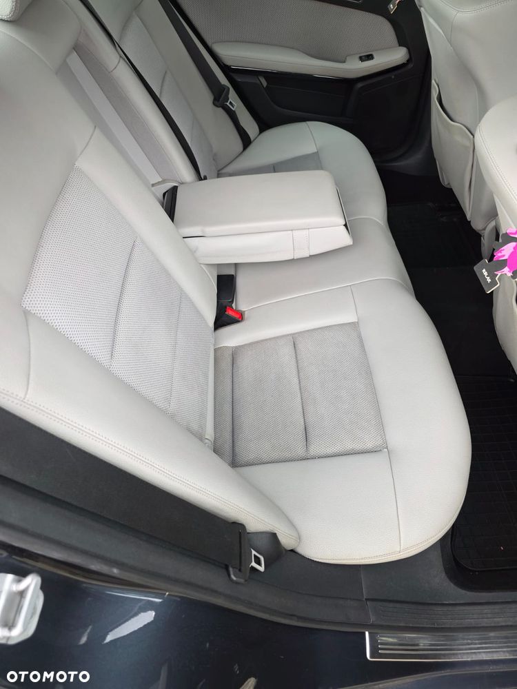 Mercedes-Benz Klasa E 350 CGI BlueEFFICIENCY - 17