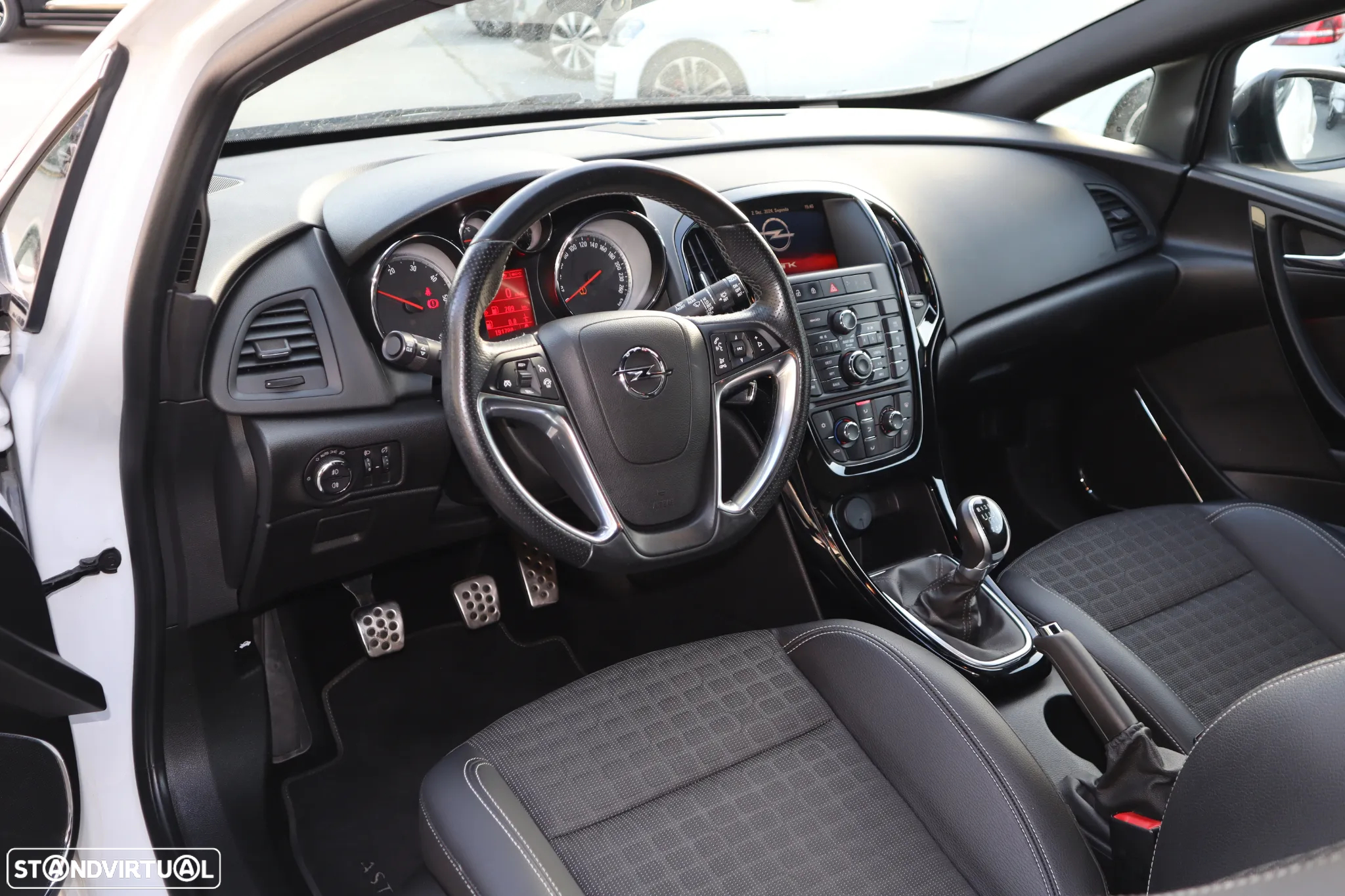Opel Astra GTC 1.6 CDTi S/S - 9