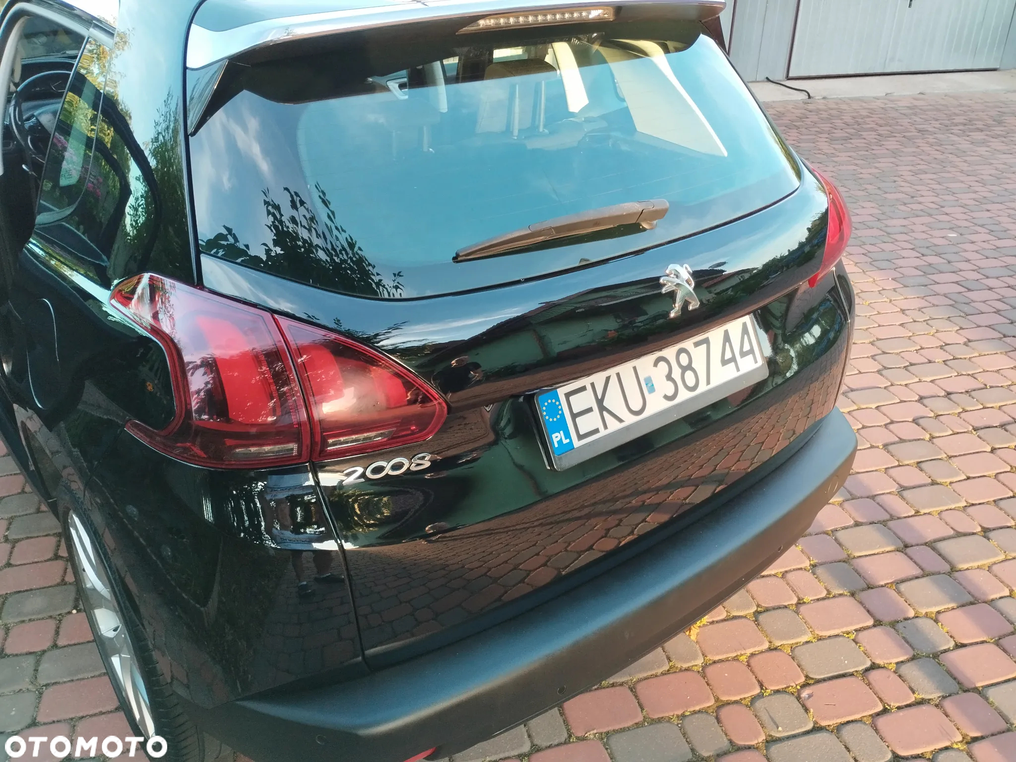Peugeot 2008 1.6 e-HDi Allure S&S - 3