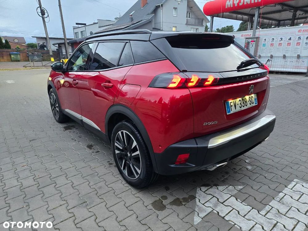 Peugeot 2008 PureTech 130 EAT8 GT - 4