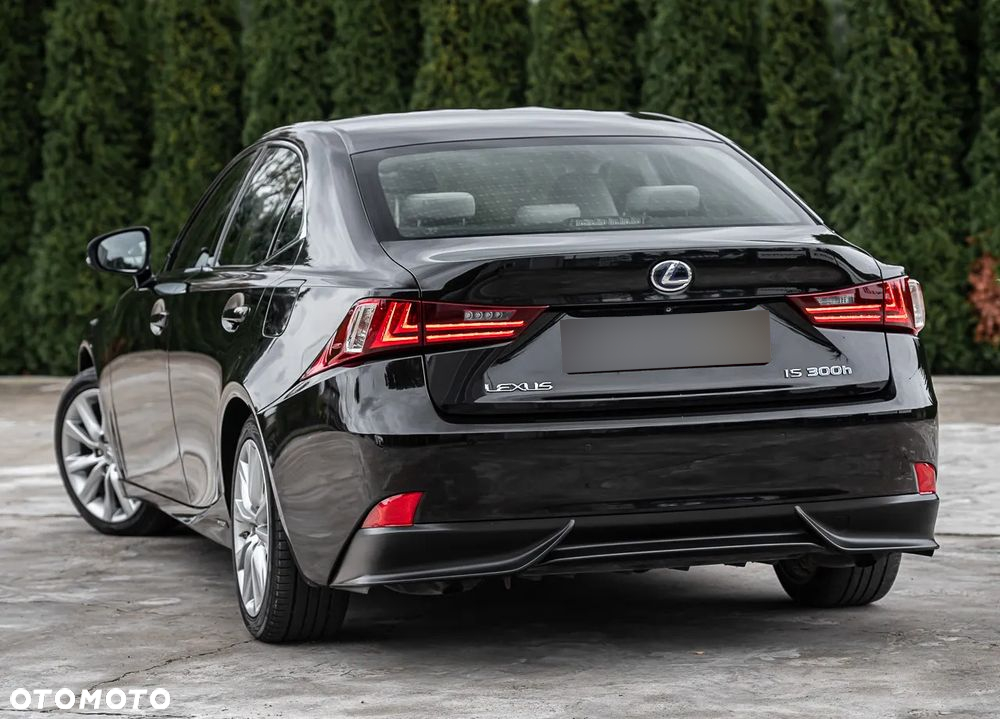 Lexus IS 300h Executive Line - 8