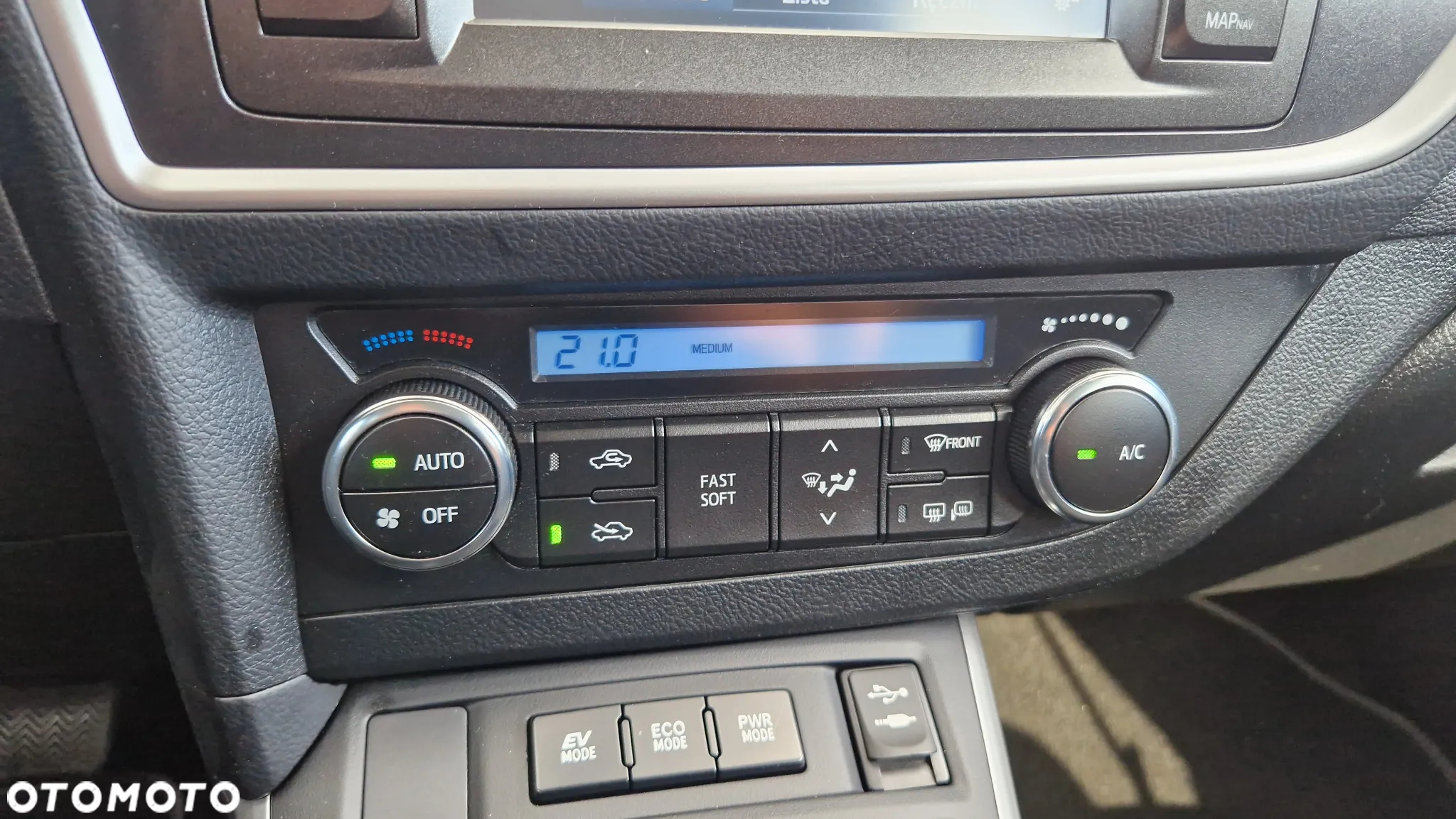 Toyota Auris 1.8 VVT-i Hybrid Automatik Touring Sports Design Edition - 11