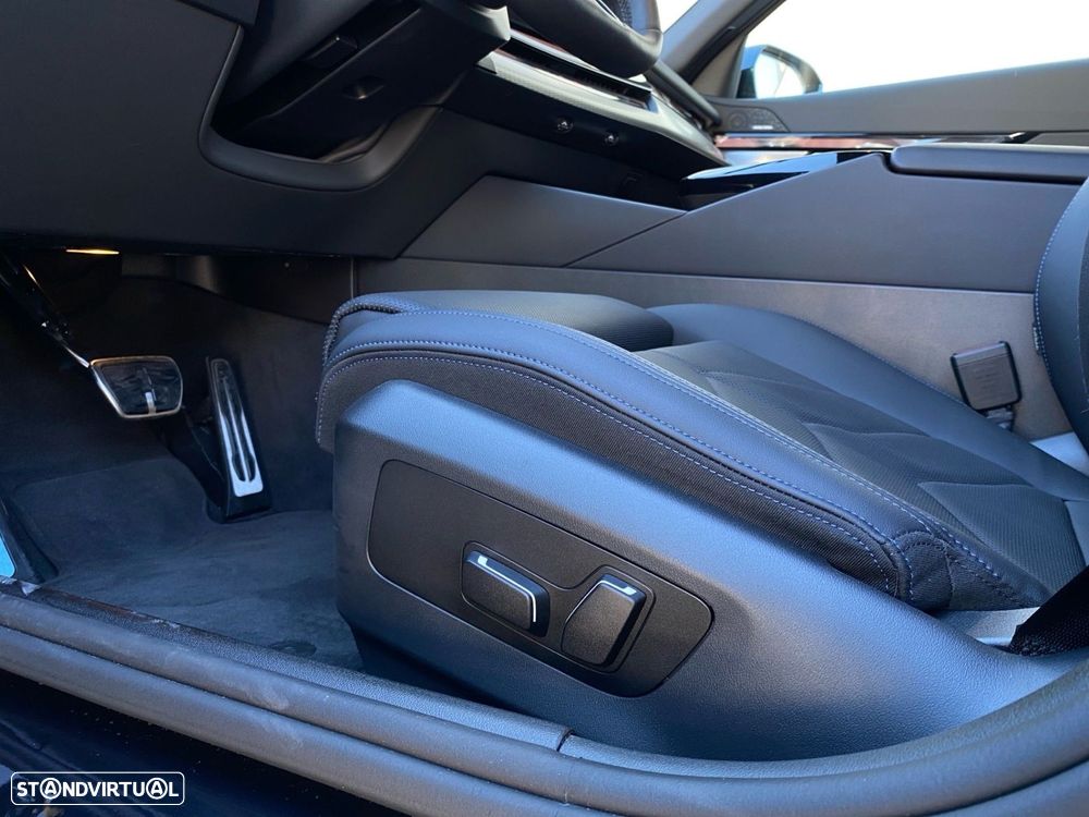 BMW i5 eDrive40 Pack Desportivo M - 13