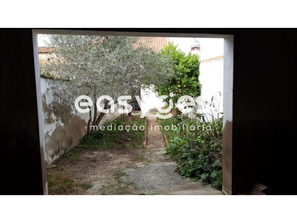 Moradia com loja de comércio localizada no centro de Safara - Grande imagem: 3/12