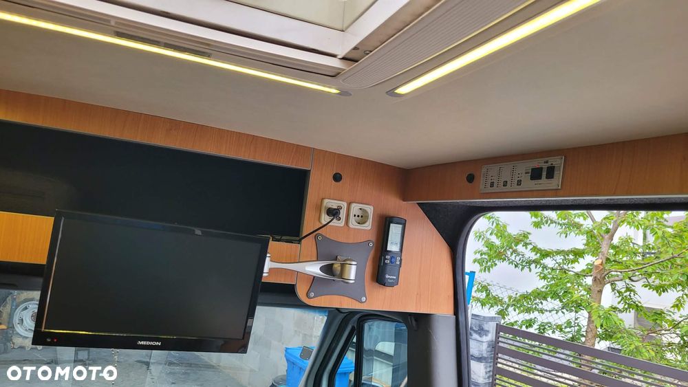 Mercedes-Benz Sprinter - 9