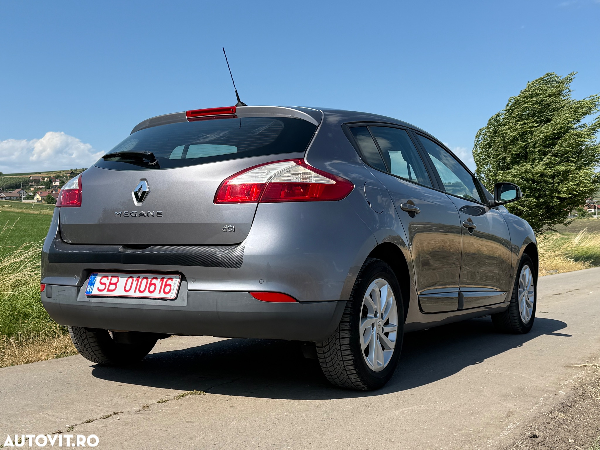 Renault Megane ENERGY dCi 110 Start & Stop LIMITED - 4