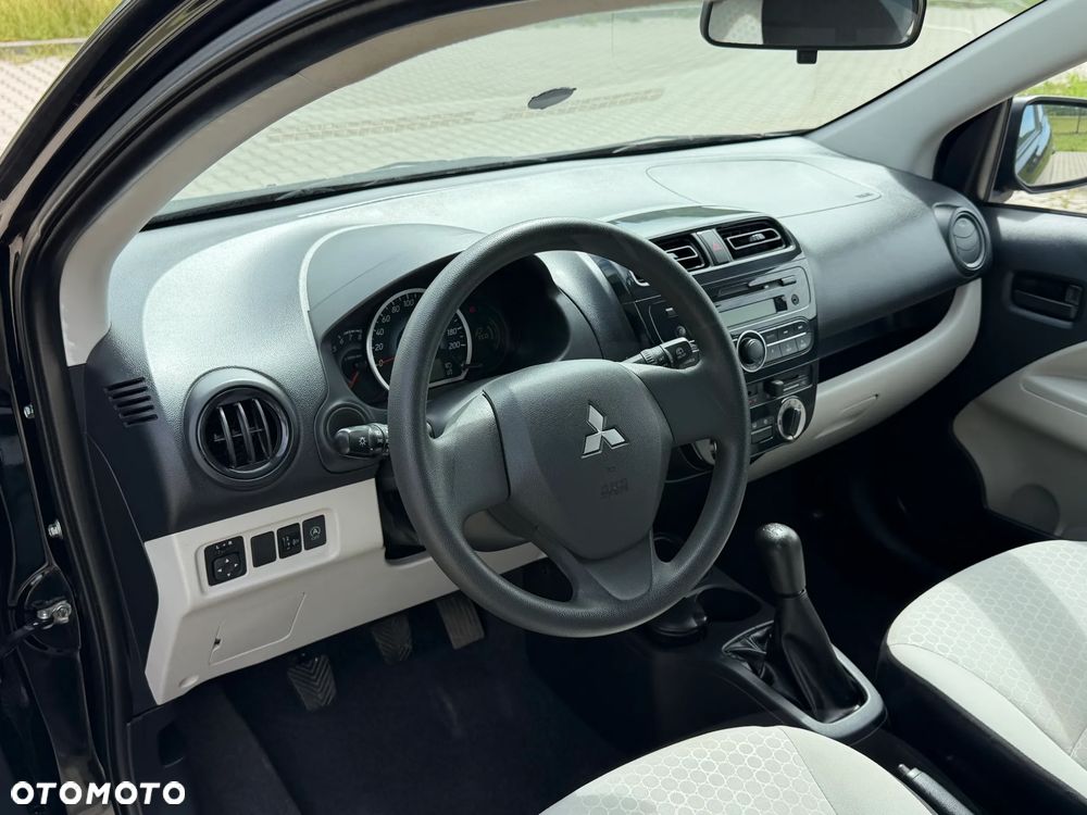 Mitsubishi Space Star - 10