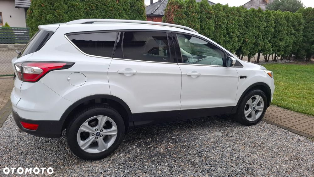 Ford Kuga 2.0 TDCi 2x4 Cool & Connect - 18