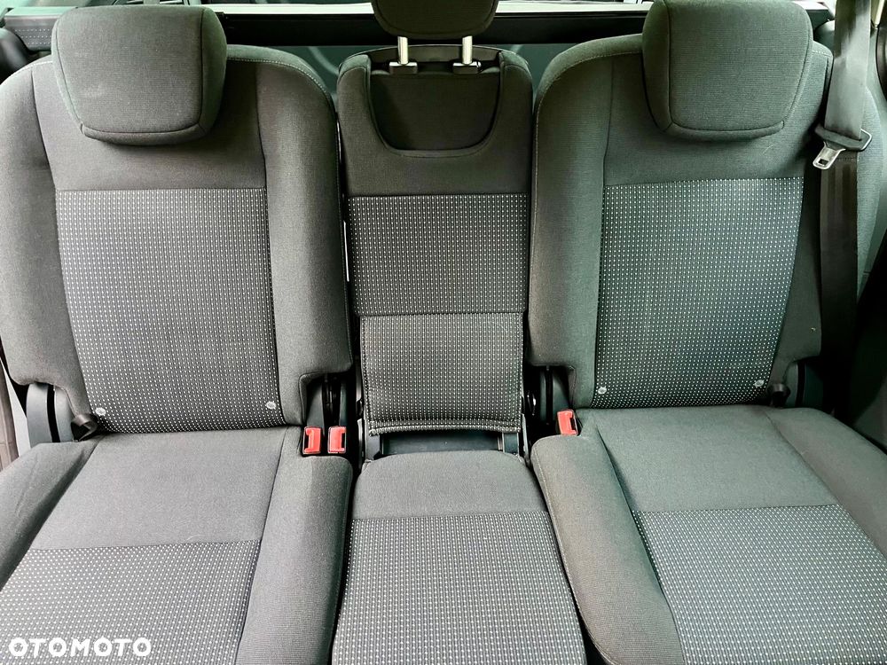 Ford Grand C-MAX - 11