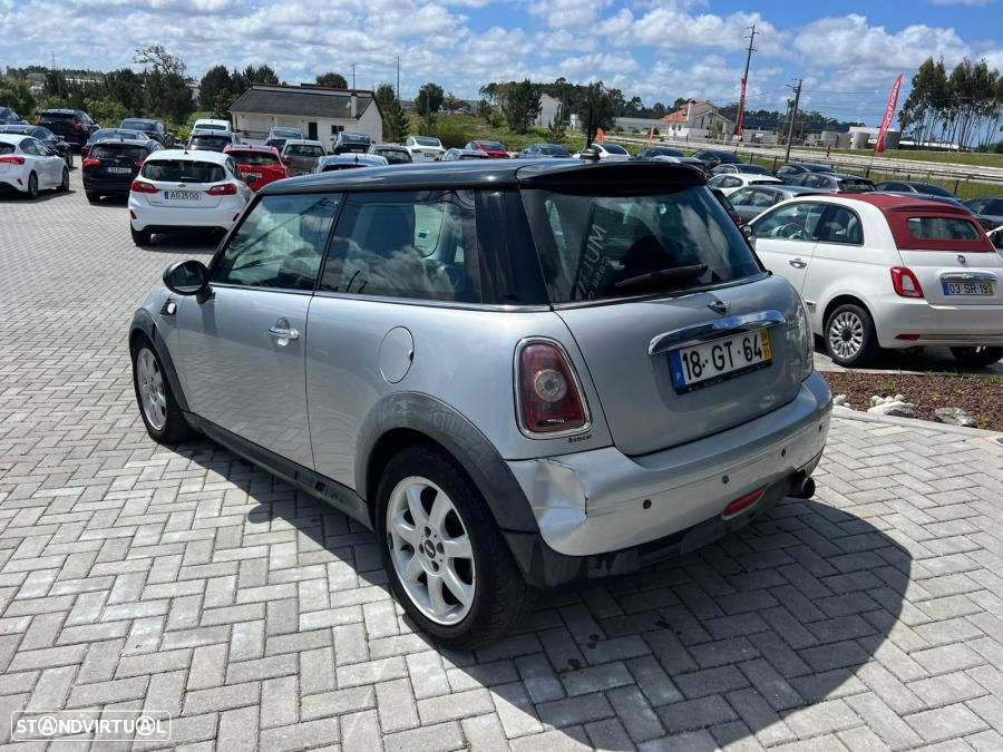 MINI 3 Portas Cooper D - 3