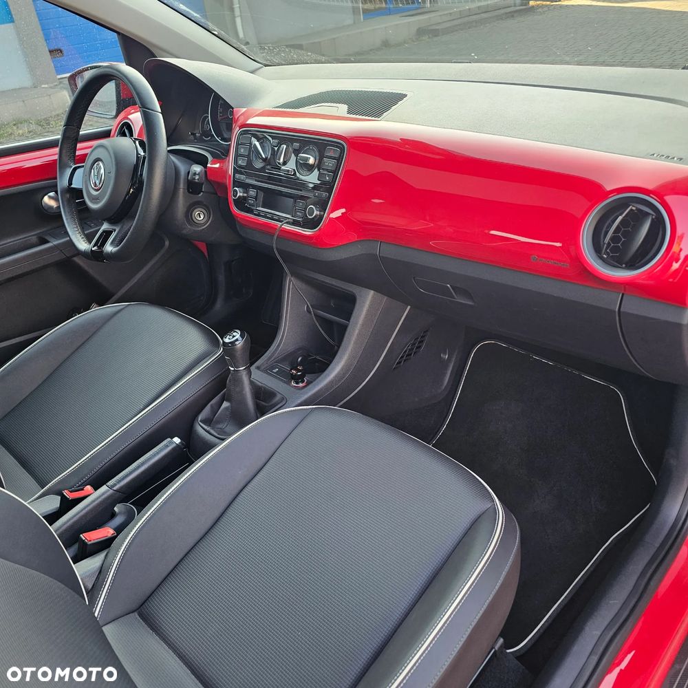 Volkswagen up! BlueMotion Technology colour fortana red - 11