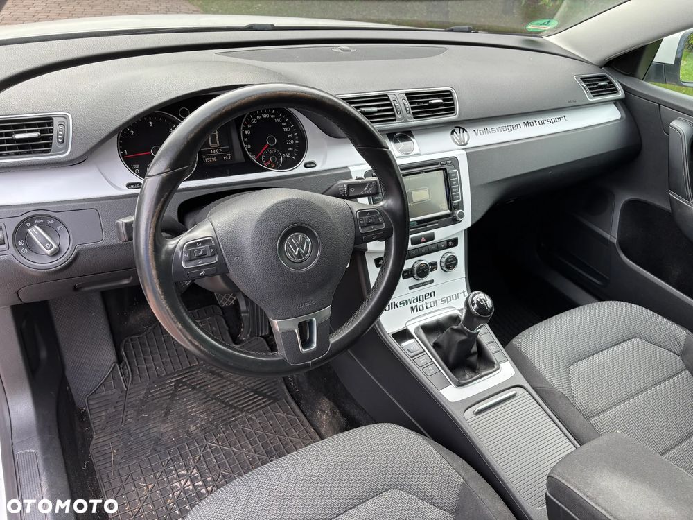 Volkswagen Passat Variant 2.0 TDI DPF Sportline - 18