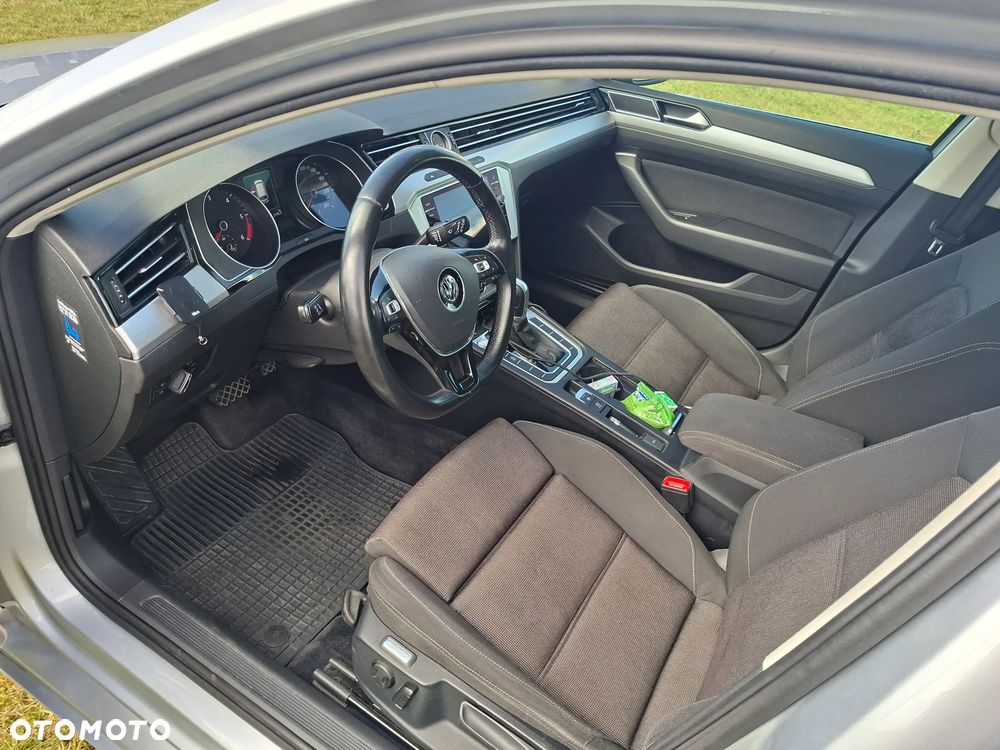 Volkswagen Passat 2.0 TDI (BlueMotion Technology) DSG Comfortline - 12