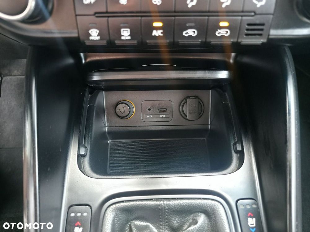 Kia Carens - 21