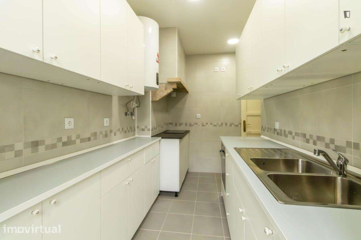 Quarto - localizado em Amadora Lisbon - Grande imagem: 5/8
