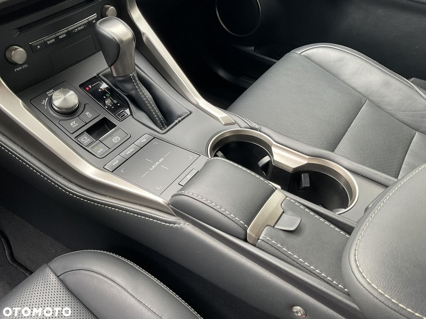 Lexus NX - 24