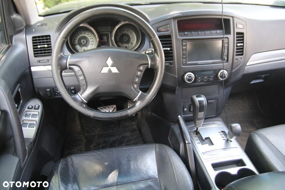 Mitsubishi Pajero 3.2 DID Intense - 24