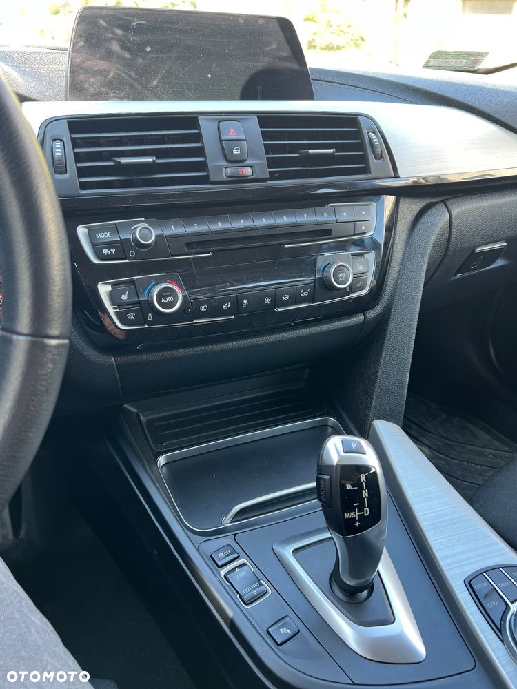 BMW Seria 3 320d Sport Line sport - 13