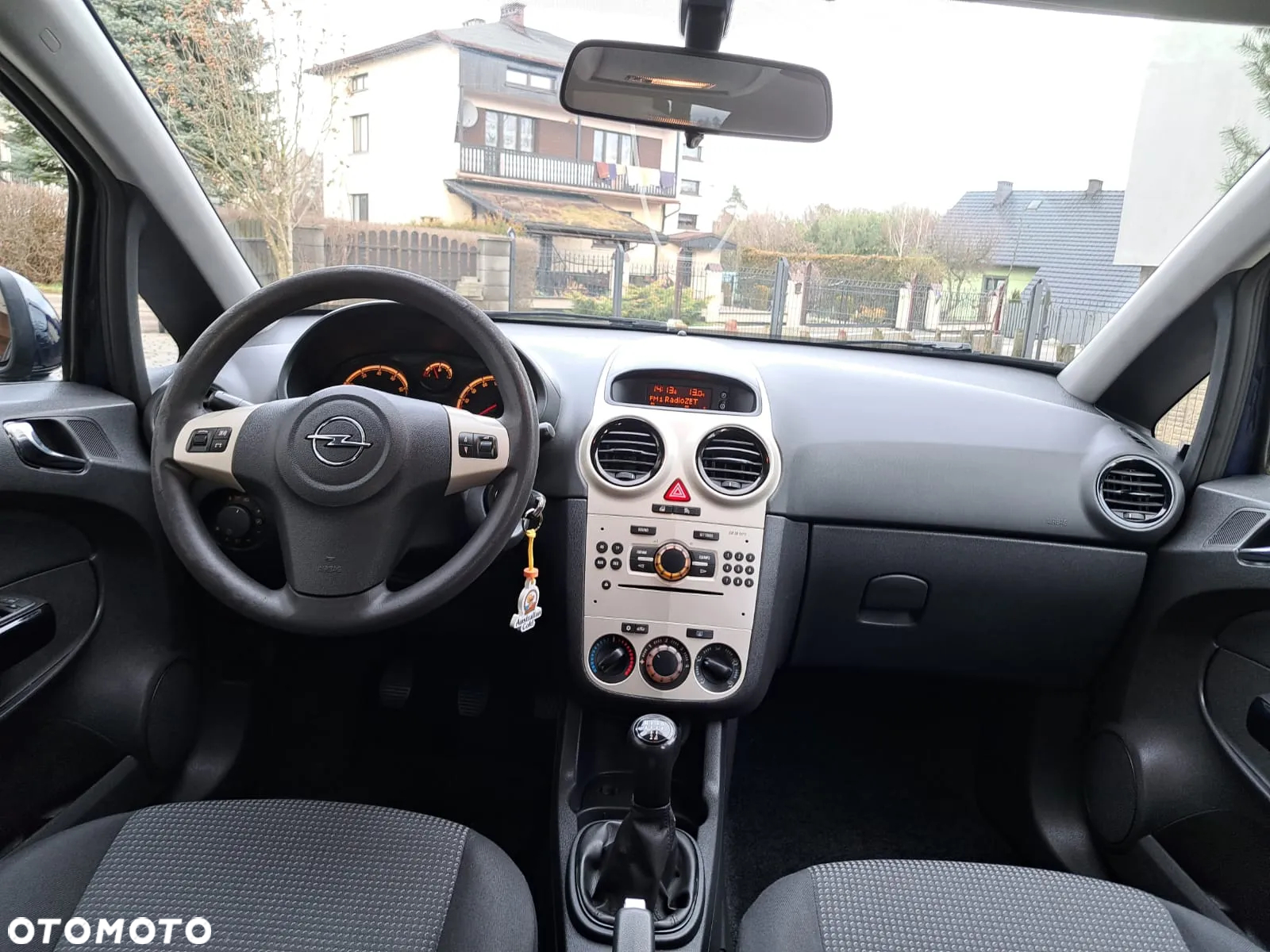 Opel Corsa 1.2 16V Essentia - 11