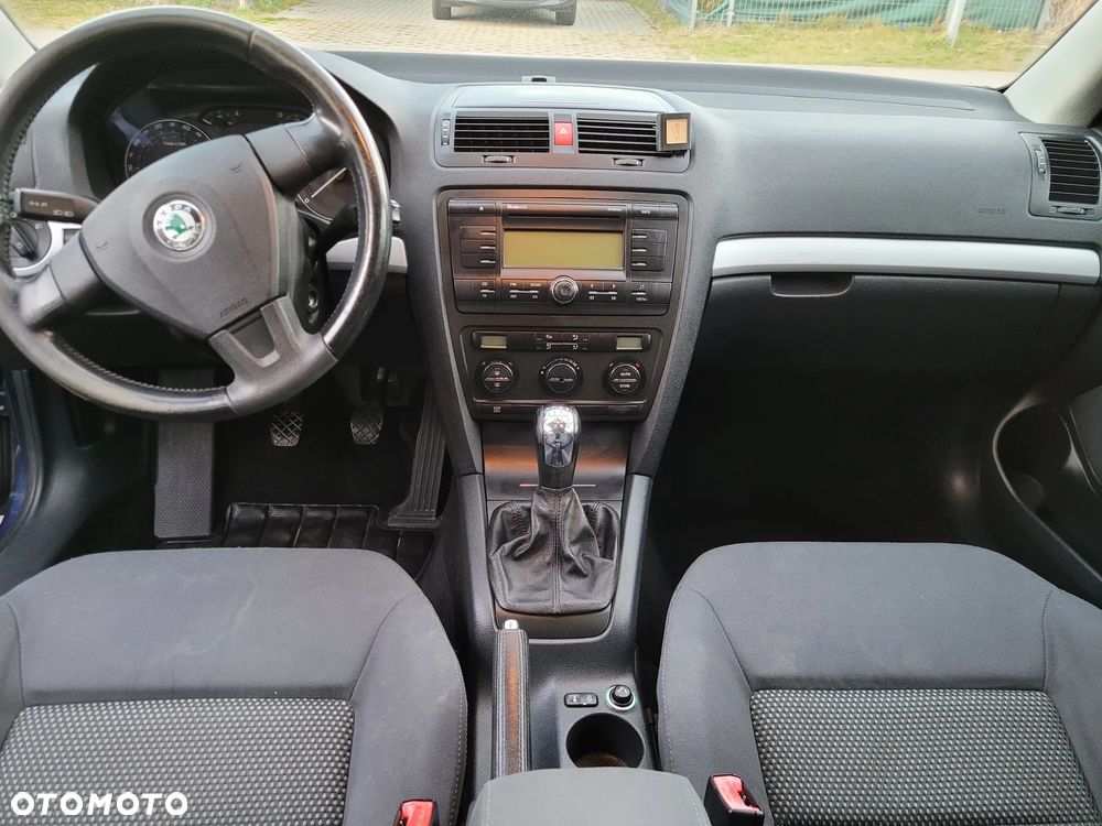Skoda Octavia 2.0 FSI Ambiente - 12