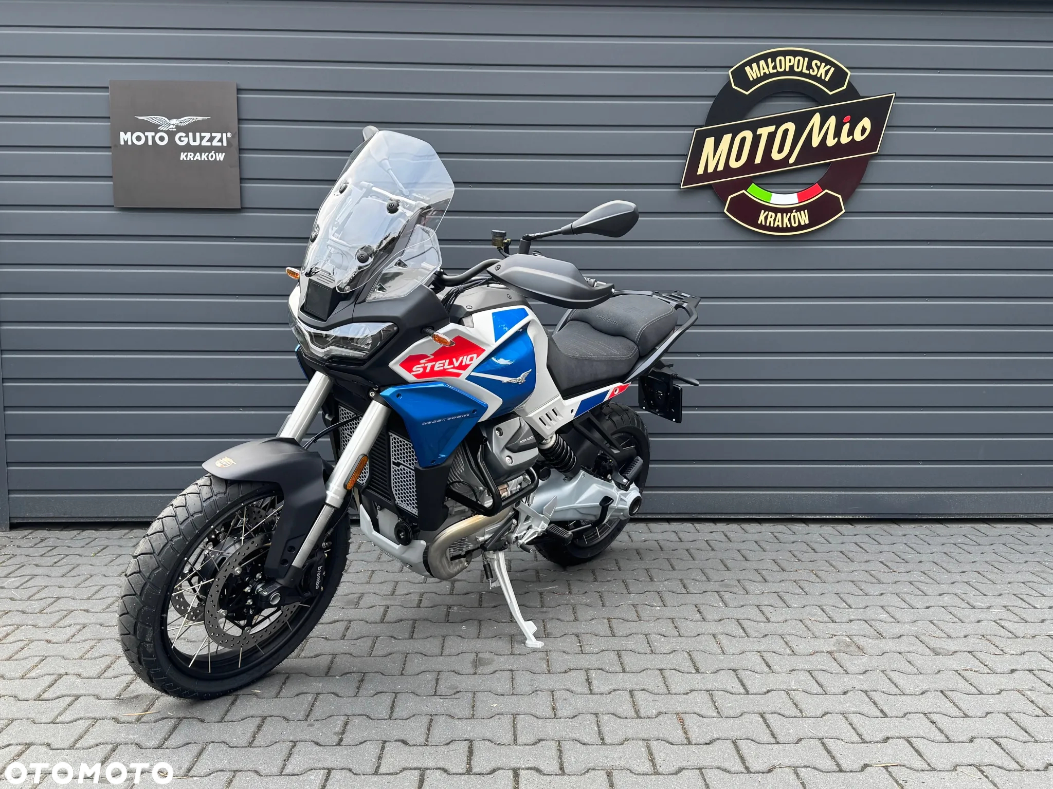 Moto Guzzi Stelvio - 2