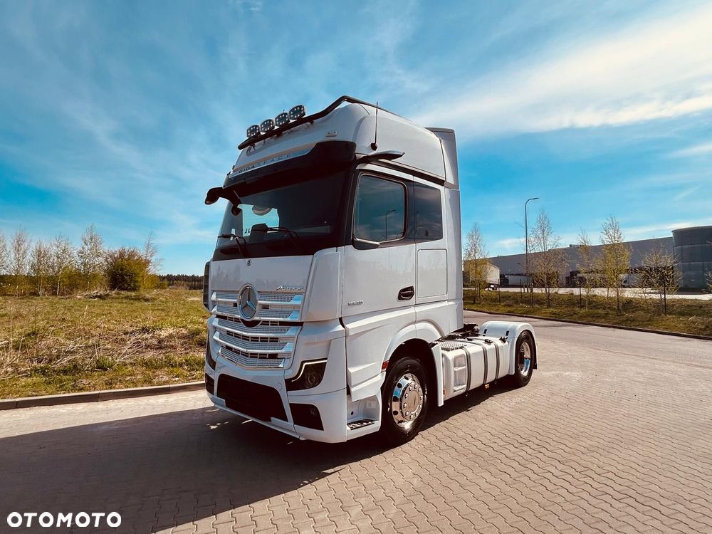 Mercedes-Benz Actros - 13