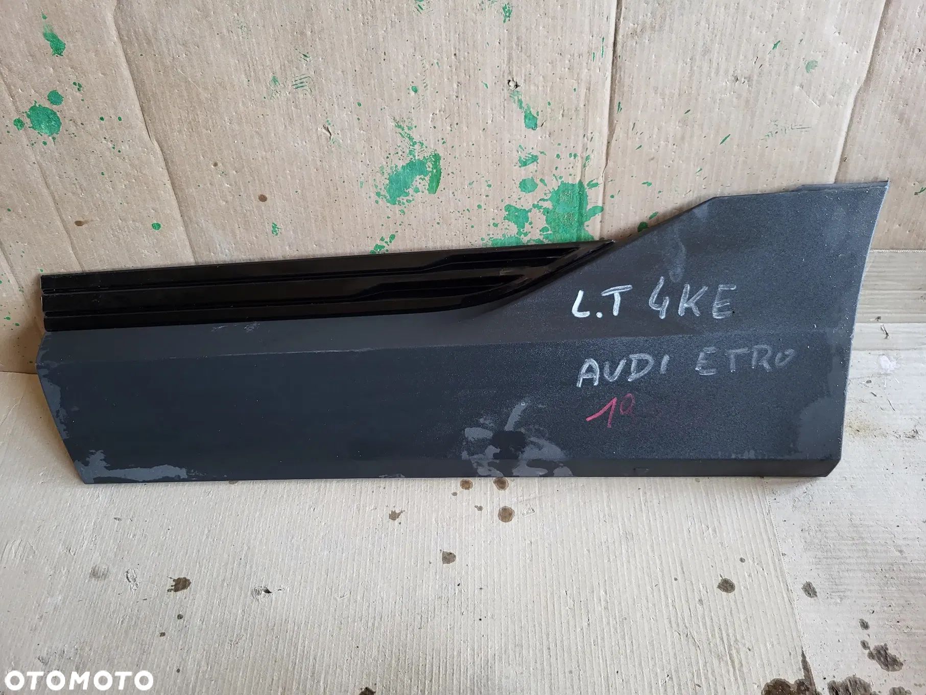 Listwa na Lewe tył tylne drzwi AUDI E-TRON 4KE 19-22 - 1