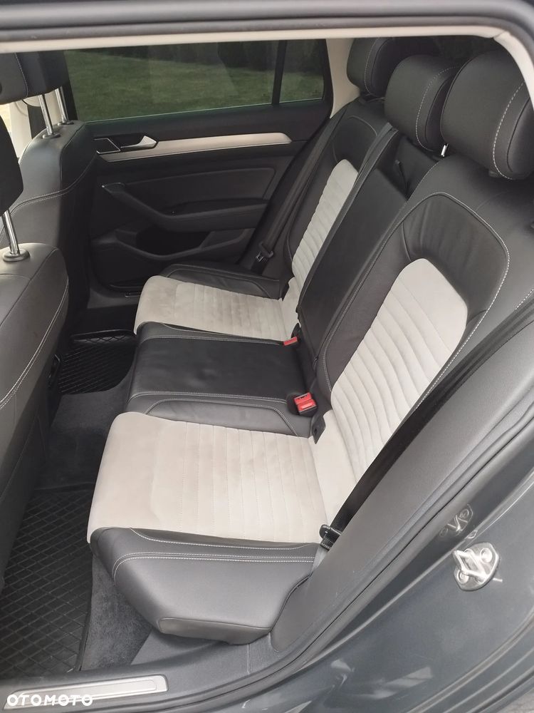 Volkswagen Passat 2.0 TDI SCR 4Mot DSG Highline - 11