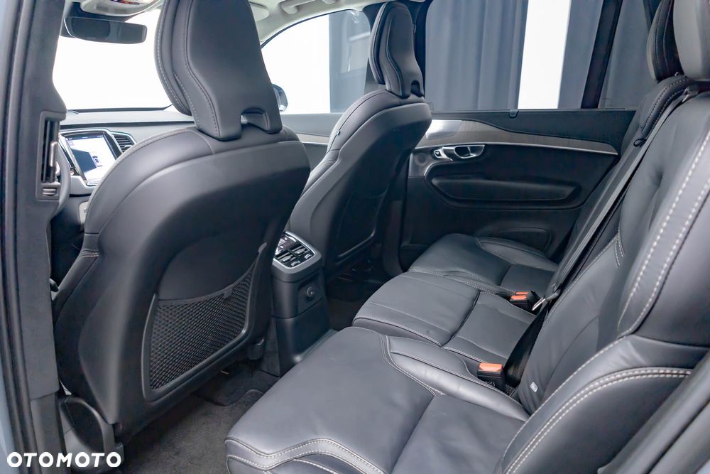 Volvo XC 90 - 32