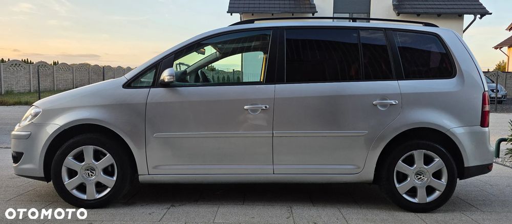 Volkswagen Touran 2.0 TDI DPF Comfortline - 9