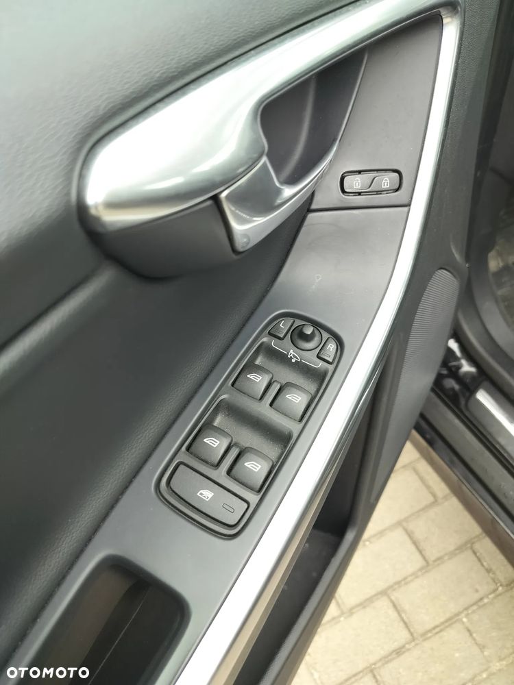 Volvo XC 60 D3 Drive-E Summum - 8