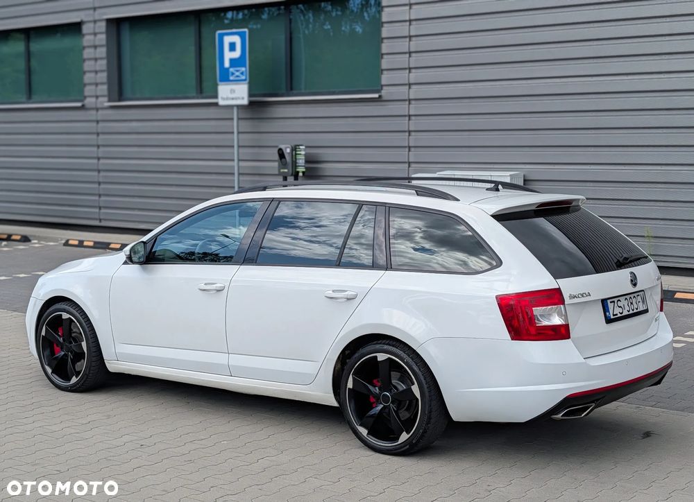 Skoda Octavia 2.0 TDI DSG RS - 2
