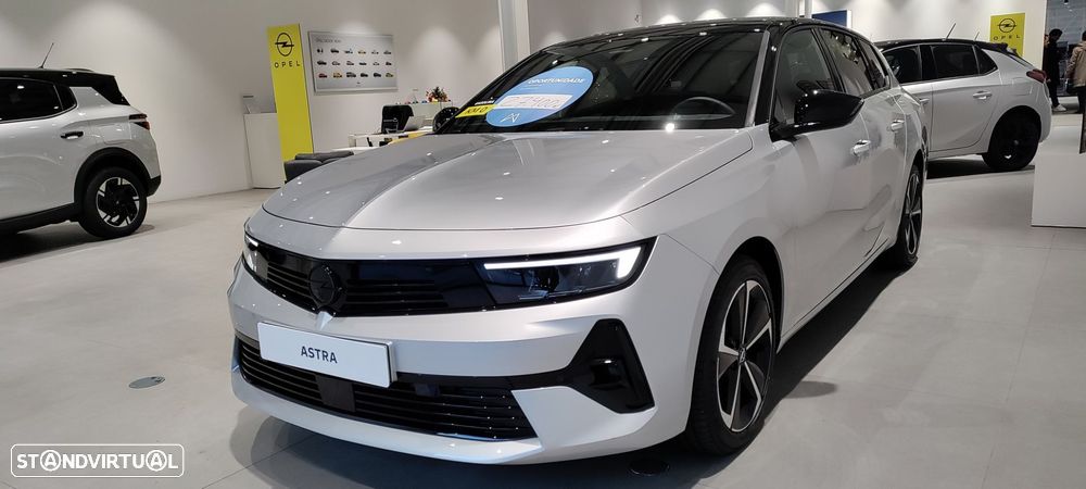 Opel Astra Sports Tourer 1.2 T GS - 2