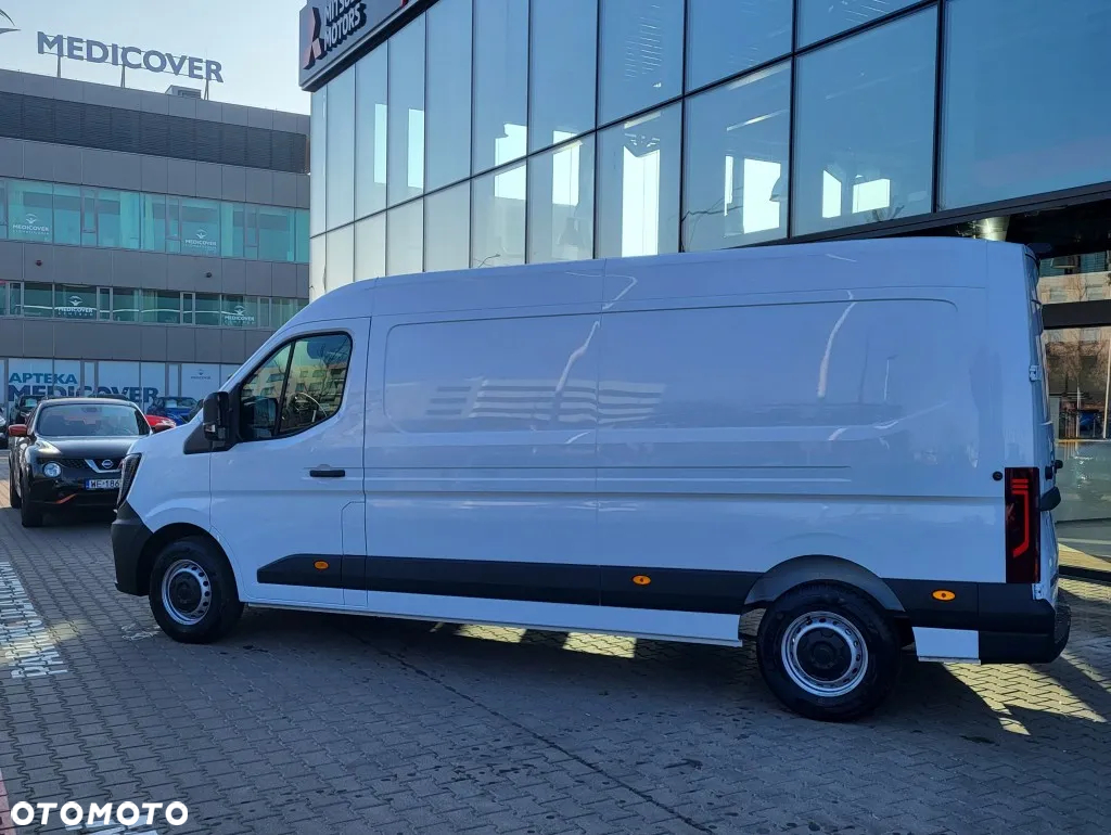 Nissan Interstar - 4