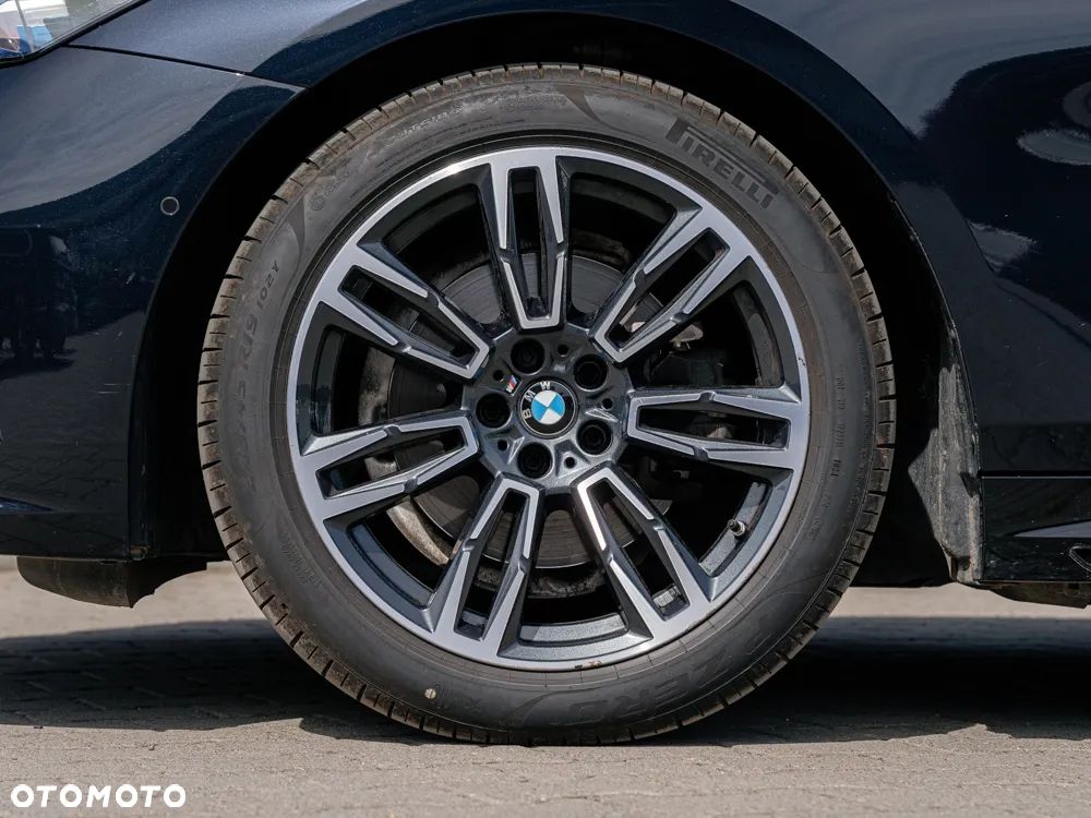 BMW Seria 5 520d xDrive - 4