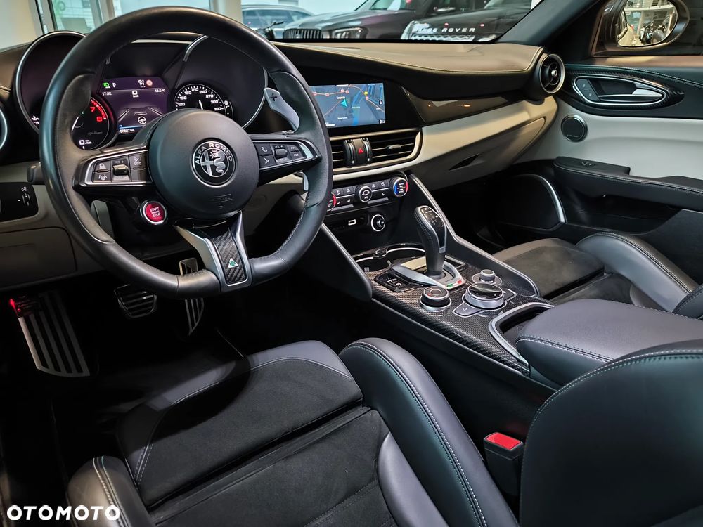 Alfa Romeo Giulia 2.9 Bi Turbo V6 Quadrifoglio - 10