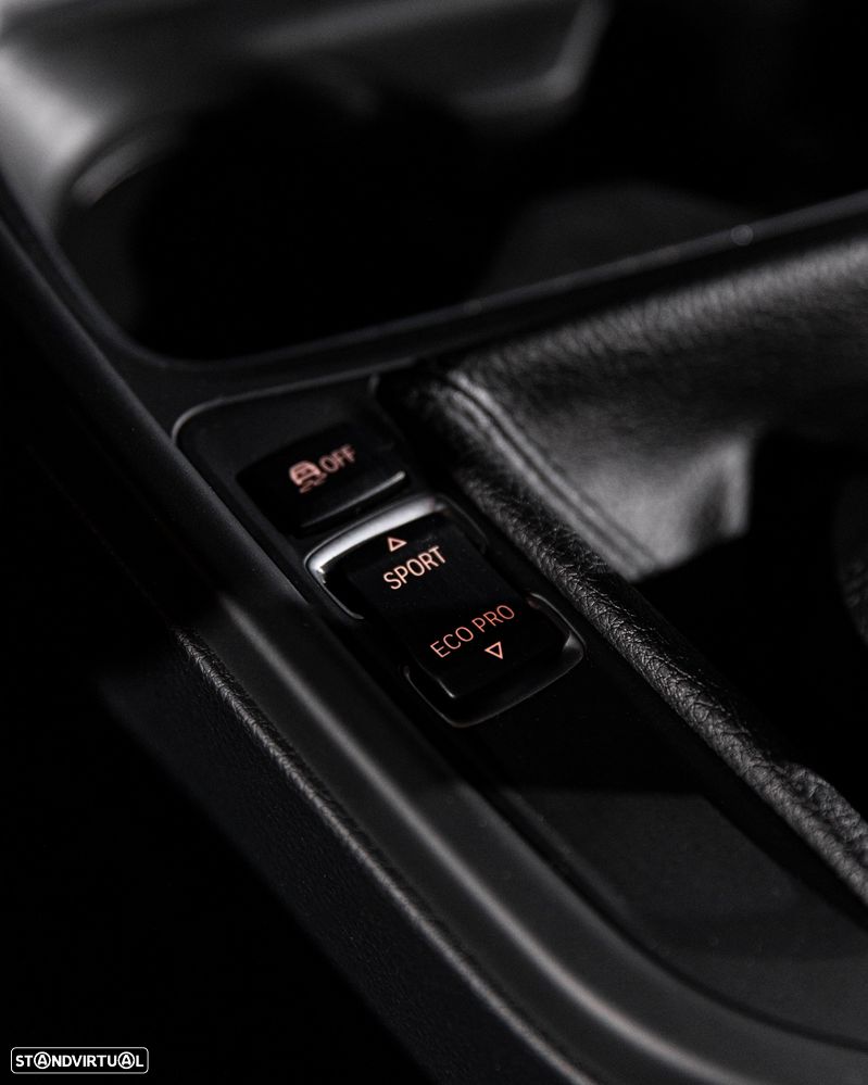 BMW 320 d Pack M - 14
