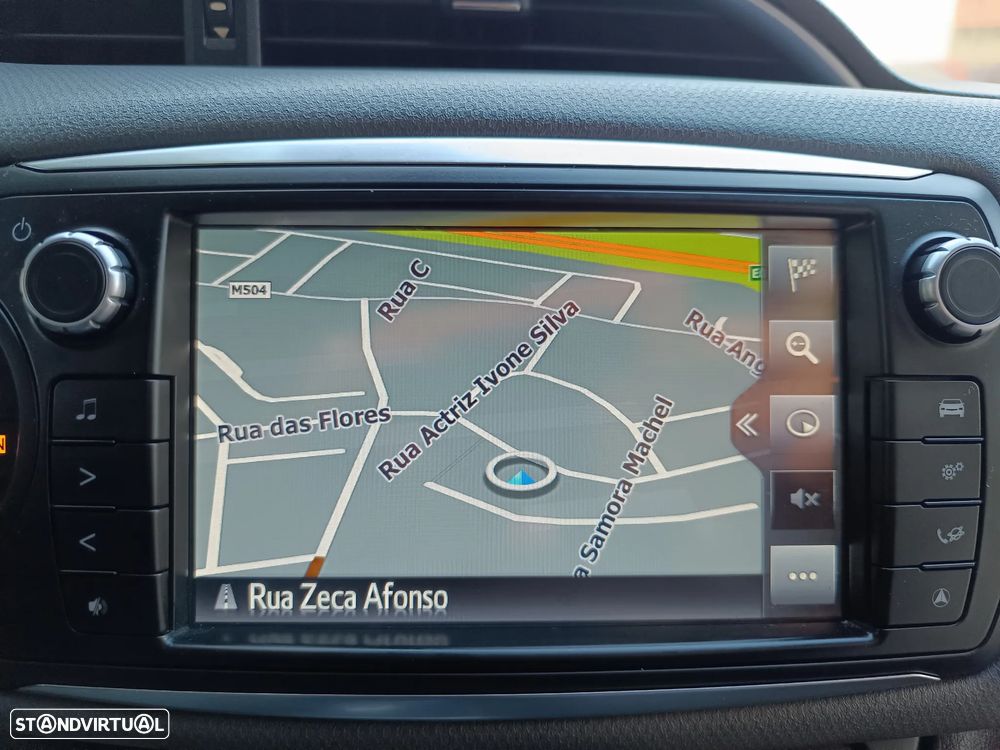 Toyota Yaris 1.5 HSD Comfort+Navi - 37