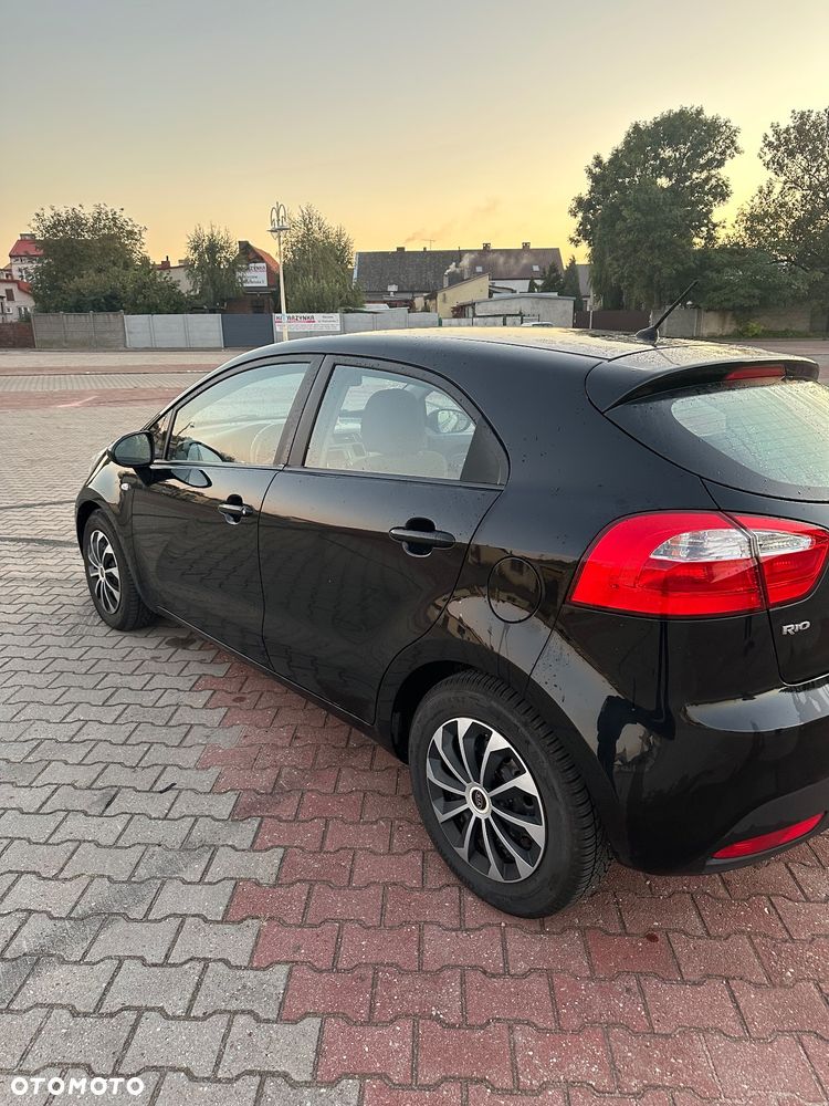 Kia Rio 1.4 M - 3