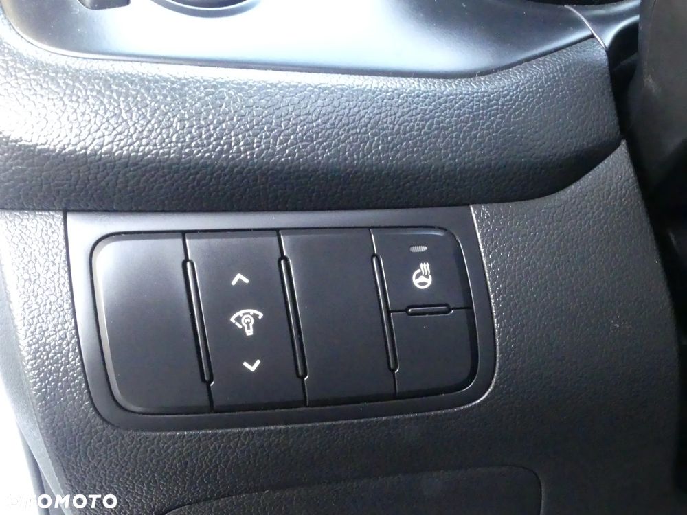 Kia Ceed - 30