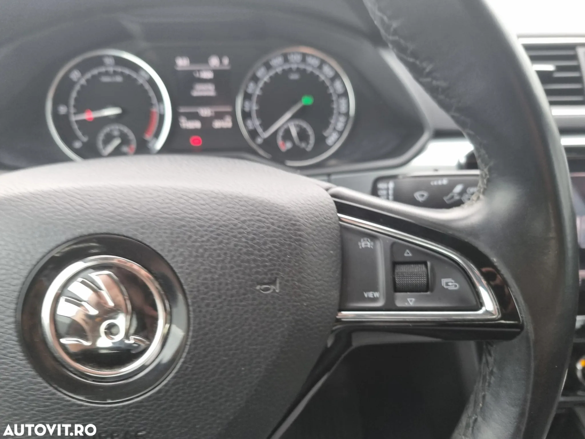 Skoda Superb 2.0 TDI DSG Ambition - 16