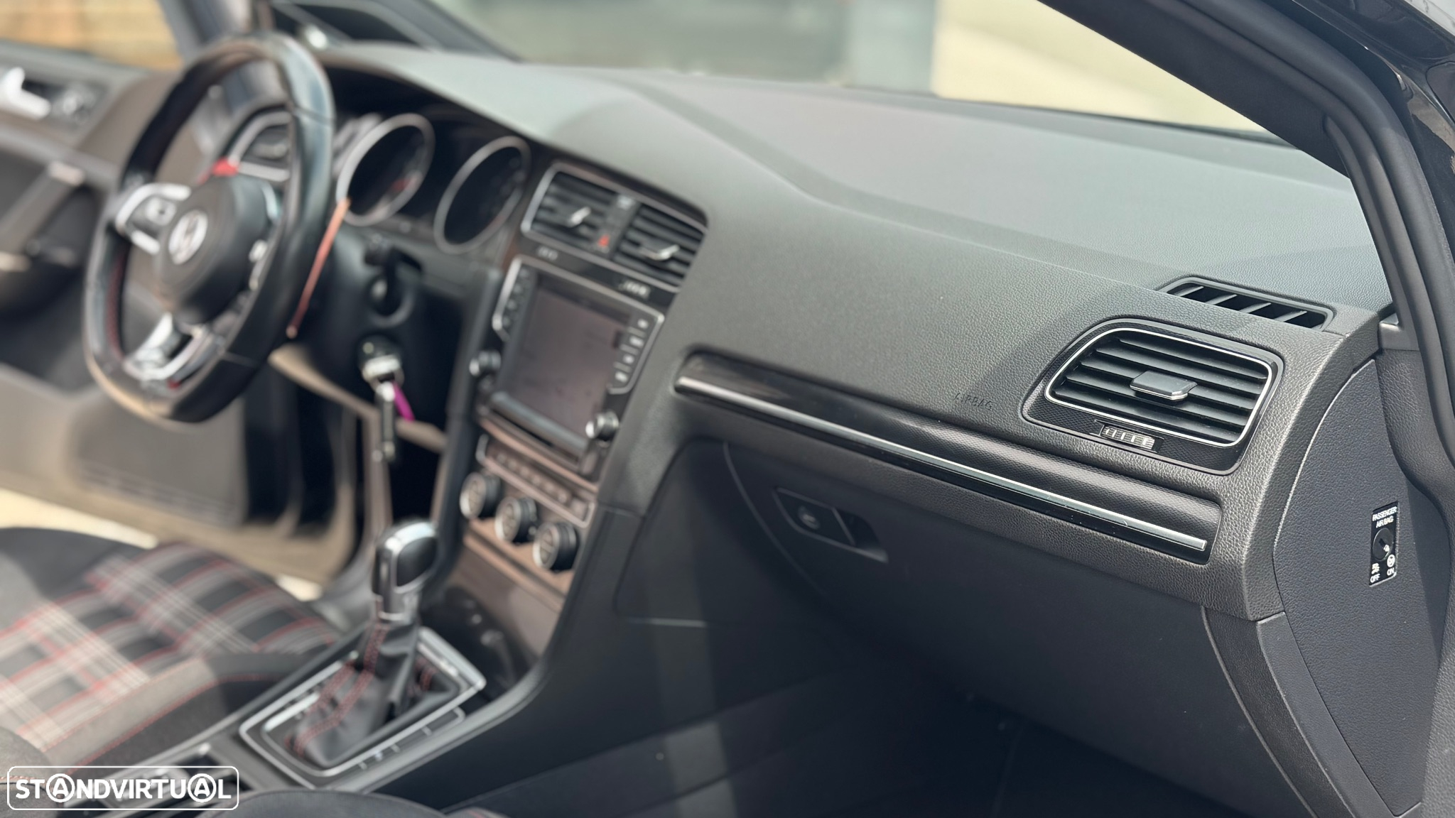 VW Golf 2.0 TSi GTi DSG Performance - 17