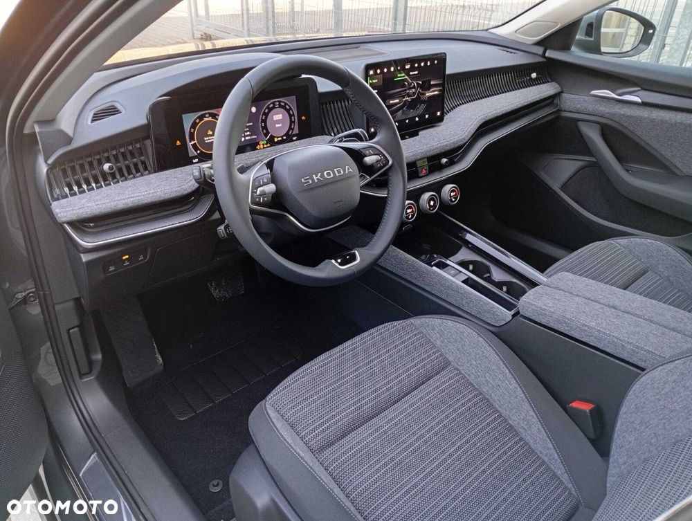 Skoda Superb 2.0 TDI SCR 4x4 Edition 130 DSG - 11